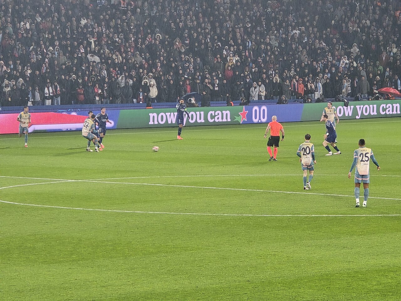 球星动态 球星动态·绿茵球场实景